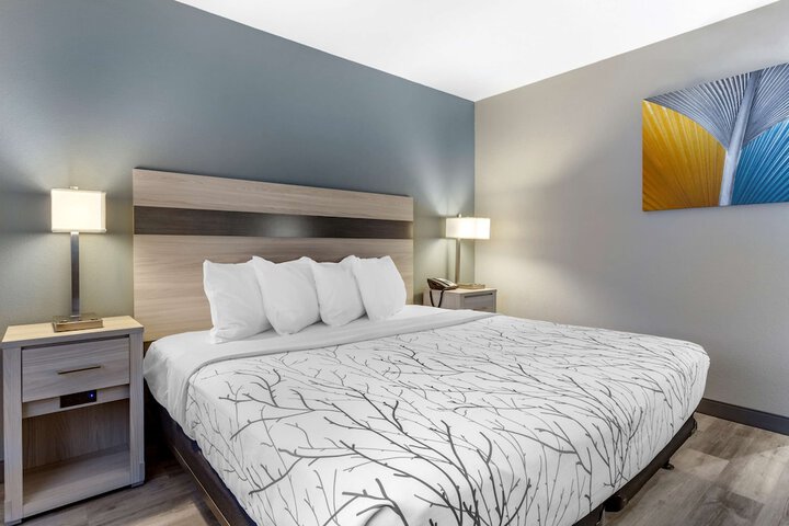 Room 13 of 25