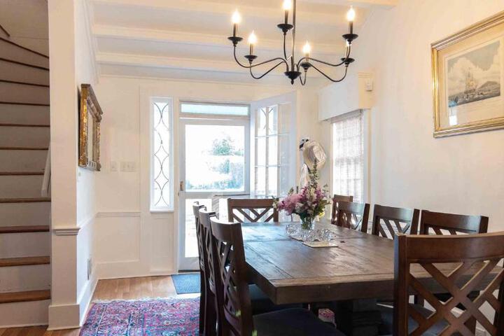 Captain Morse House - Luxury Waterfront, Town, & Beaches - 5 stars