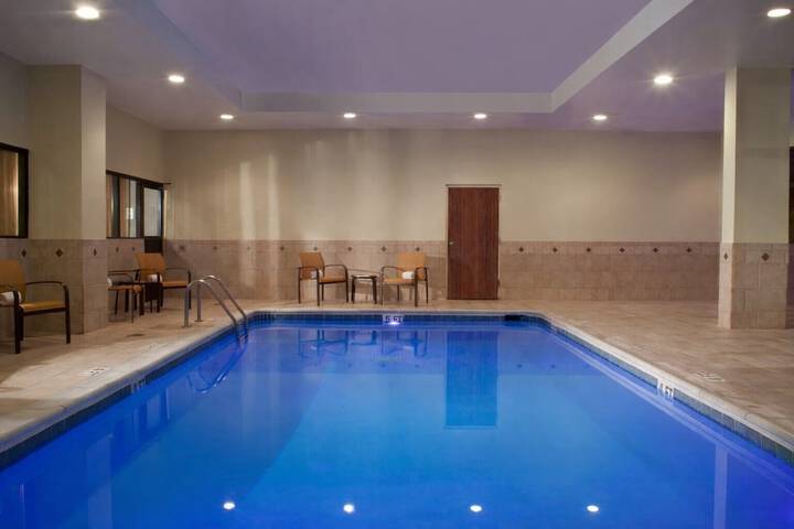Courtyard by Marriott Bloomington