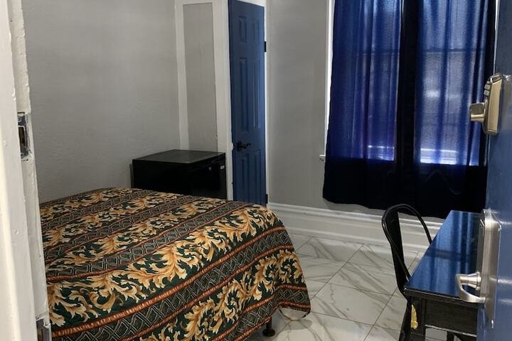 Room 30 of 38