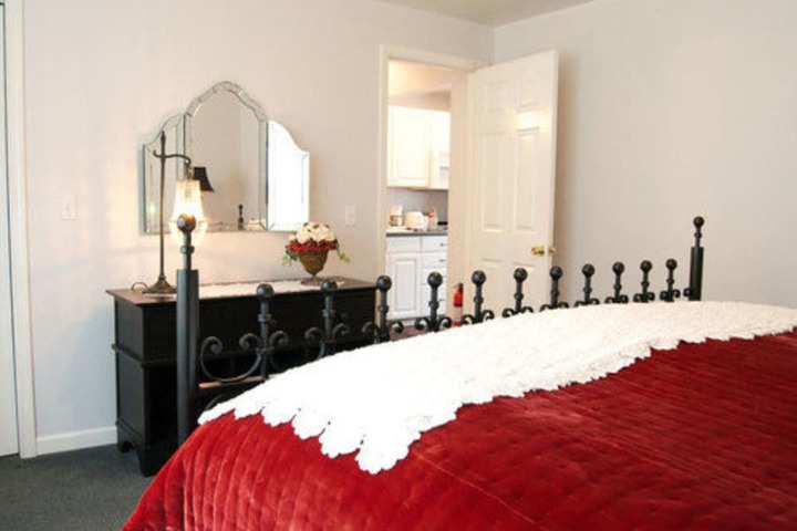 Room 6 of 43