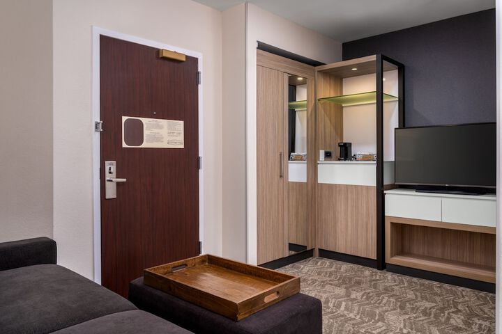 Room 12 of 23