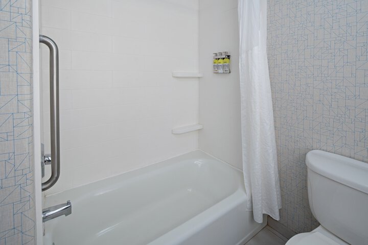 Room 13 of 35