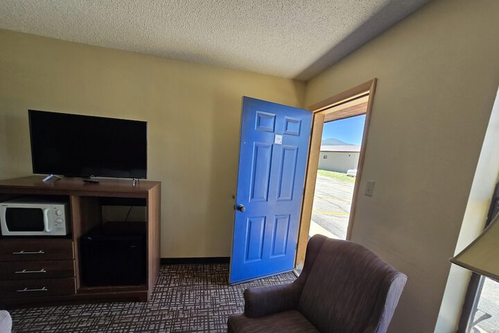 Room 33 of 81