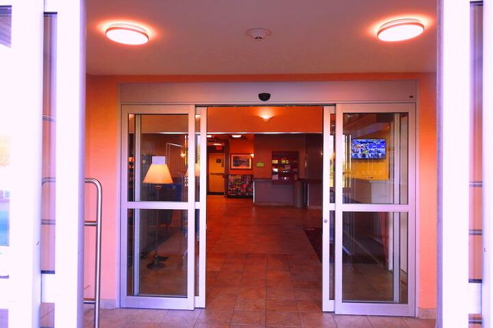 Hotel 3 of 63
