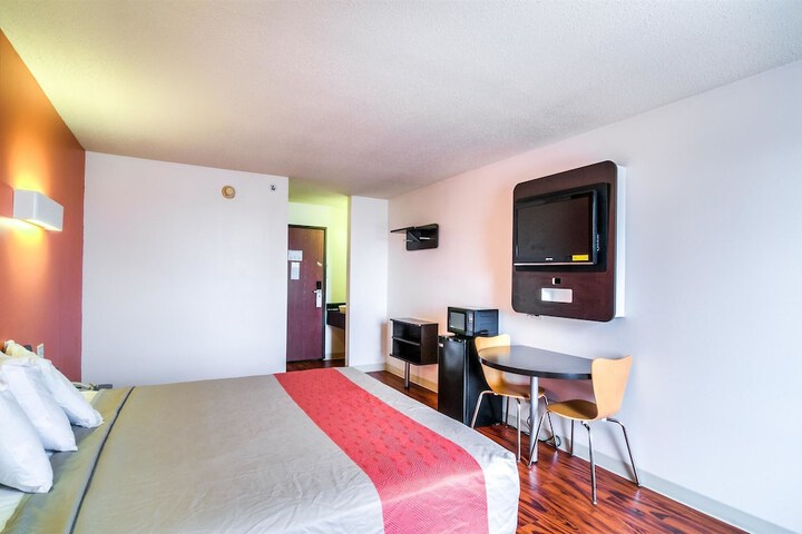 Motel 6 Lansing IL - Chicago South
