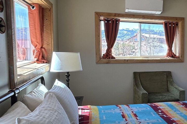 The Rim Rock Inn
