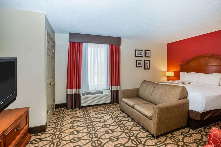 Room 37 of 48
