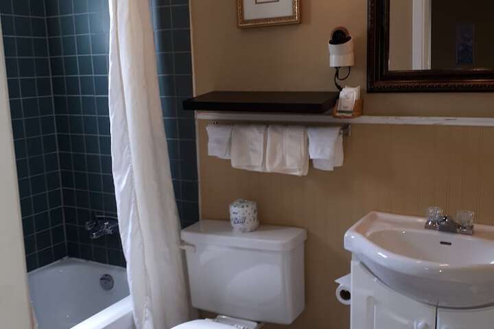 Room 52 of 62