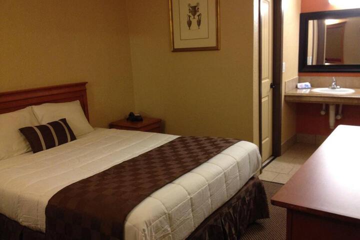 ECONOMY EXPRESS INN