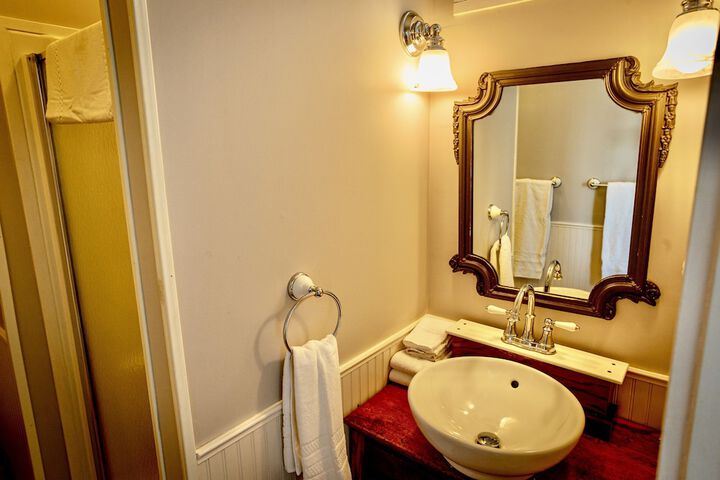 Room 70 of 113