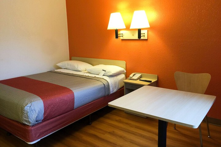 Motel 6 Roseville MN - Minneapolis North