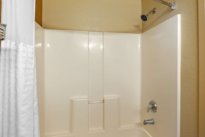 Room 21 of 28