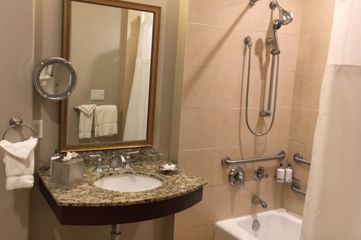 River Terrace Inn