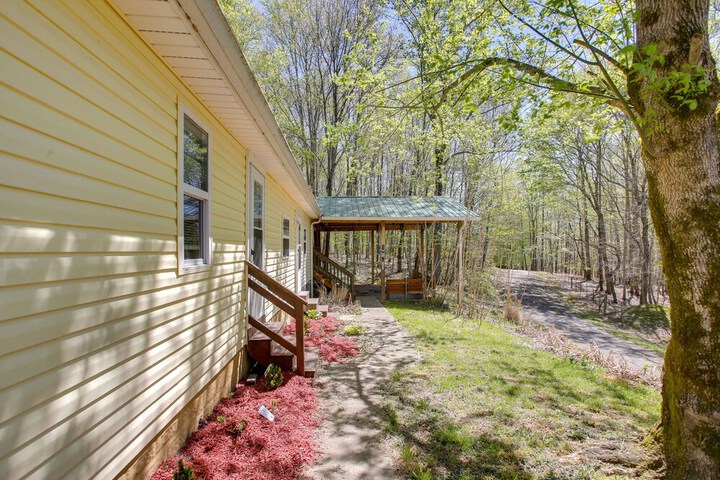 Burkesville Vacation Rental - 5 Mi to the Lake!
