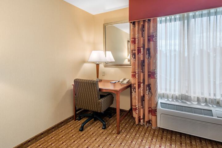 Room 33 of 54