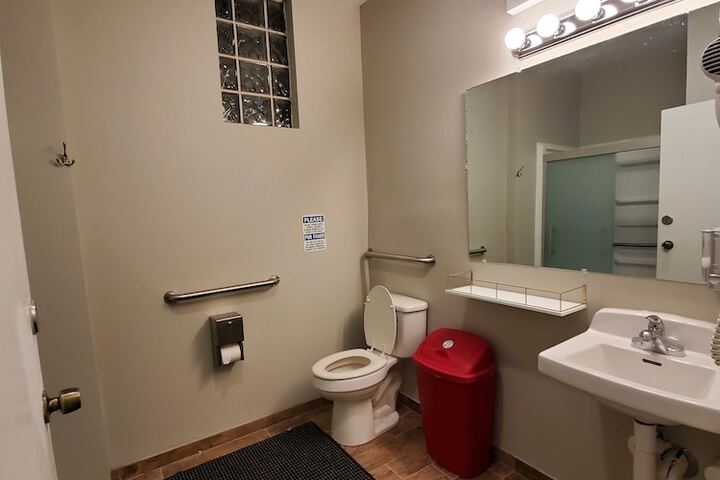 Room 17 of 20
