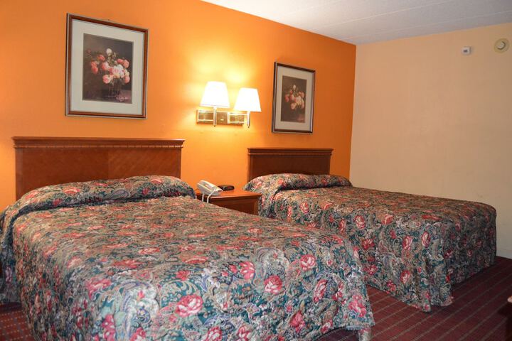 Travelers Inn