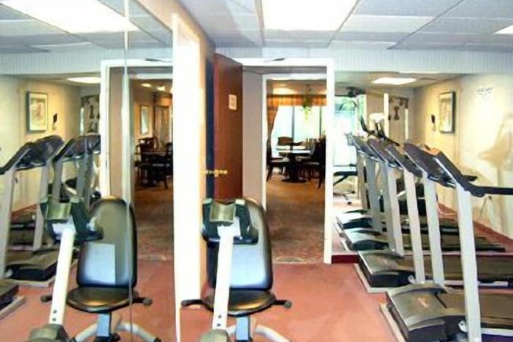 Aderi Hotel Niantic