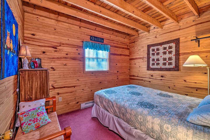 Quiet & Private Cabin 5 Mi to Dale Hollow Lake!