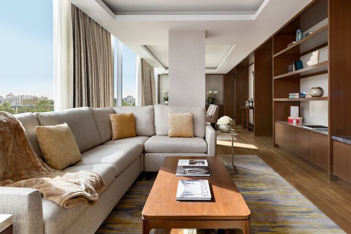 Room 32 of 74