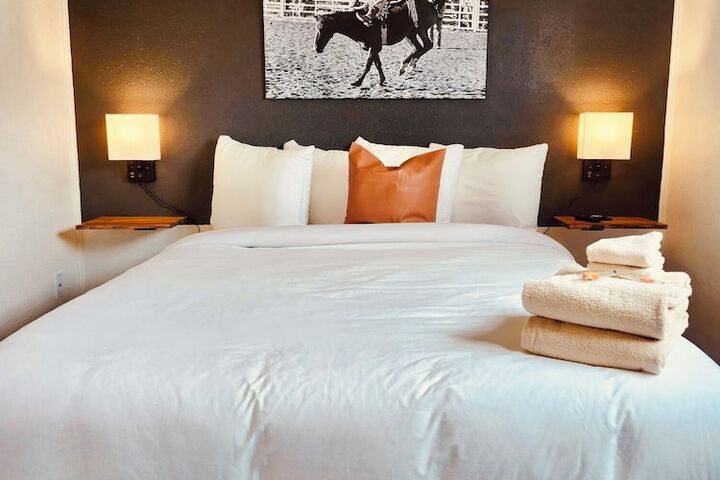 Elk Antler Inn