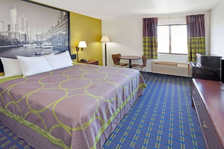 Room 15 of 16