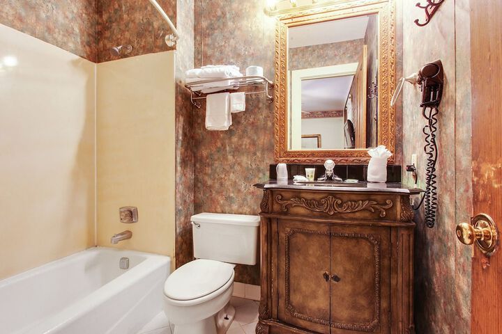 Room 14 of 25