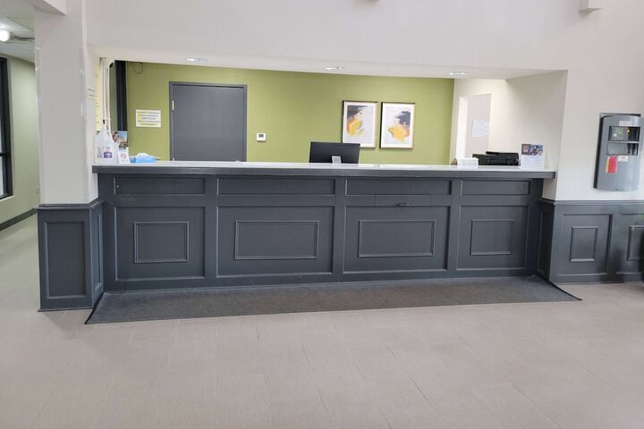 Super 8 by Wyndham Aurora / Naperville Area