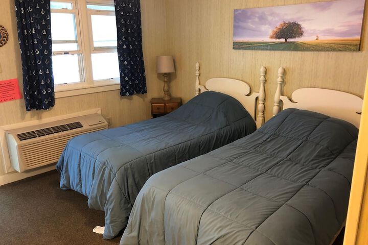 Room 12 of 123