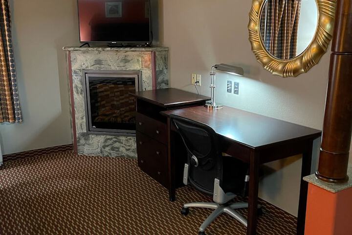 Room 12 of 27