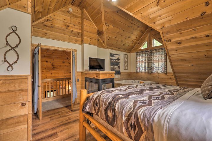 Cozy Retreat w / Porch & Double JJ Resort Access!