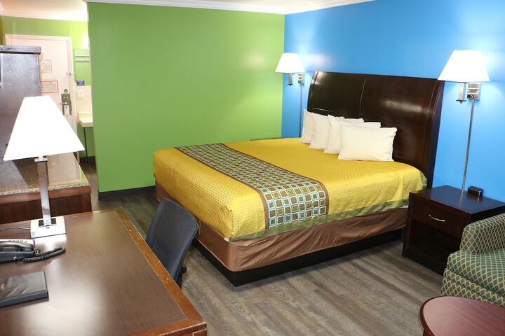 Room 33 of 53