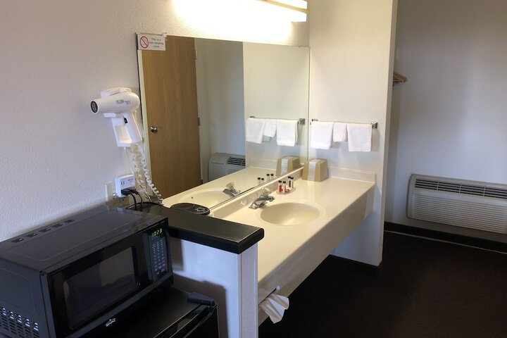 Room 16 of 24