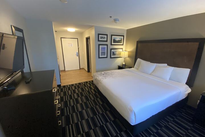 Room 10 of 37