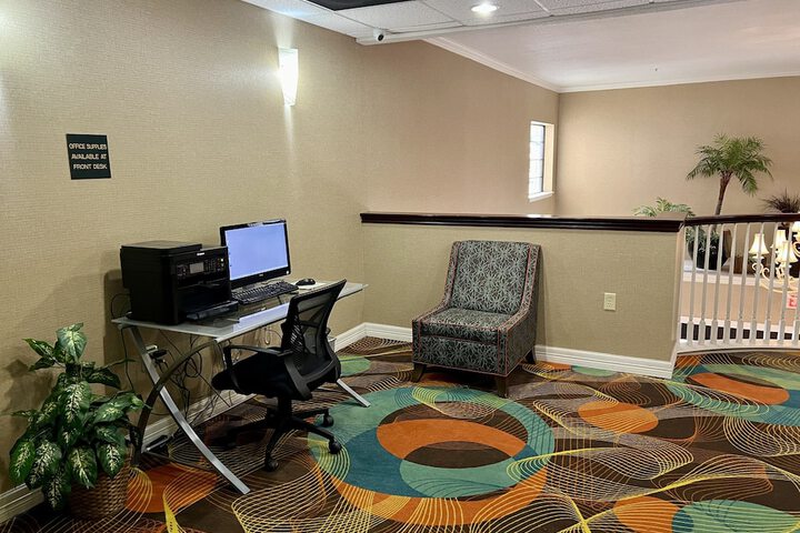 Business Center 36 of 36