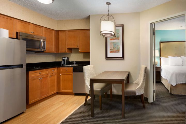 Room 13 of 28