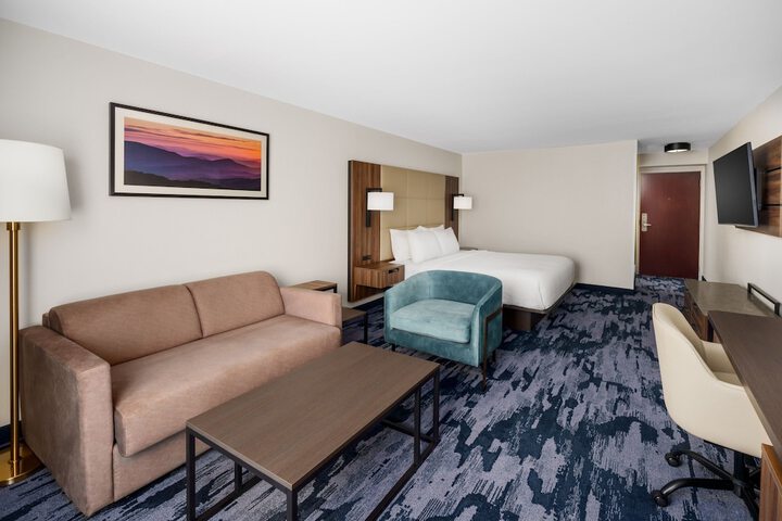 Room 12 of 37