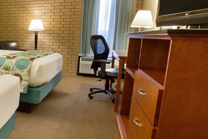 Heritage Inn Suites Houston / Sugar Land Trademark by Wyndham