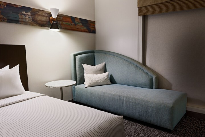 The Southlake Hotel