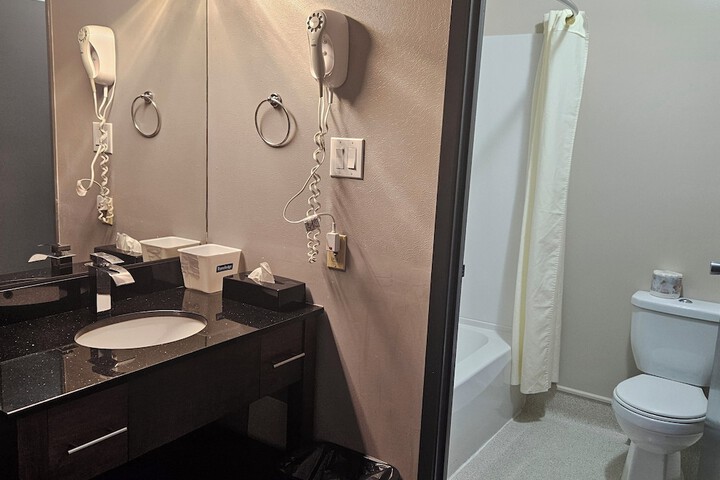 Travelodge by Wyndham Brandon