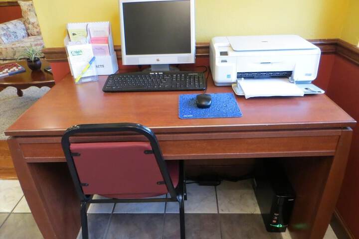 Business Center 33 of 33