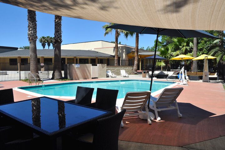 Pool 2 of 51