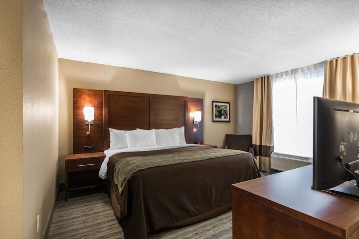 Comfort Inn Bay City - Riverfront