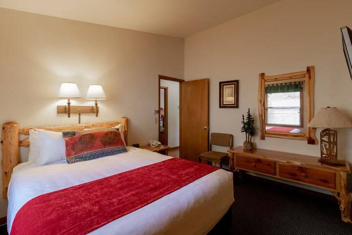 Room 34 of 82