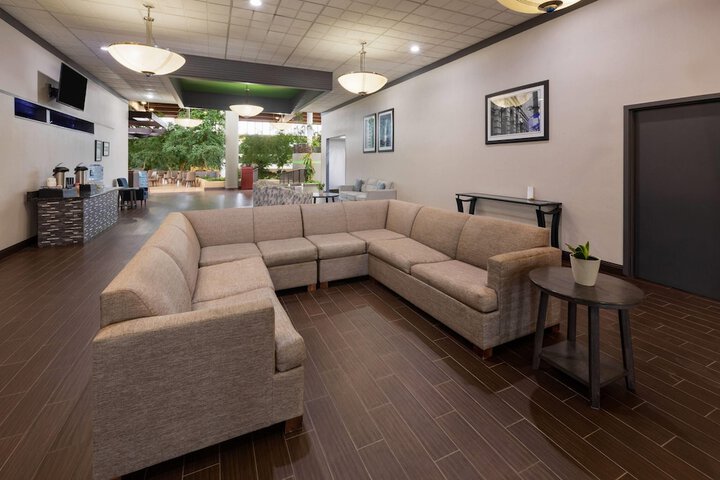 Wyndham Garden Romulus Detroit Metro Airport
