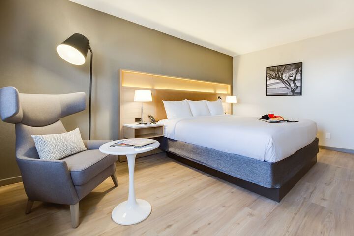 Room 12 of 32
