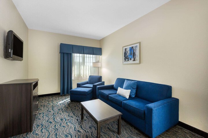 Room 16 of 52