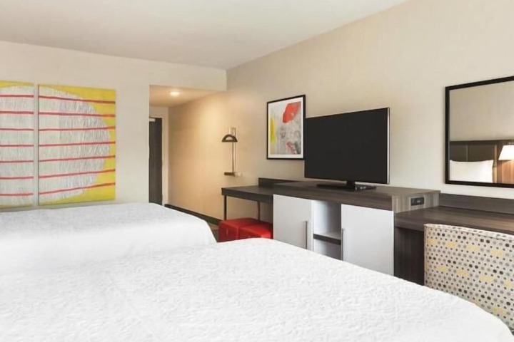 Room 11 of 18