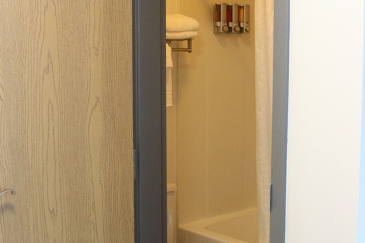 Room 63 of 83